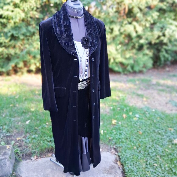 Black Velvet Vintage 90's Opera Coat or Dress M/L - Picture 3 of 9